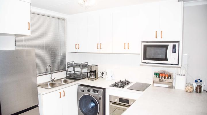 18 Coogee Bay Beachfront Apartment East London