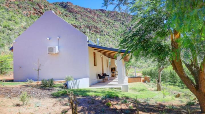 Almond Valley Manor & Cottages