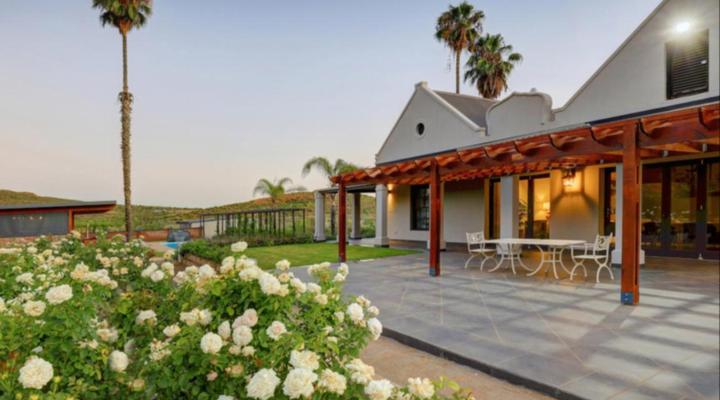 Almond Valley Manor & Cottages