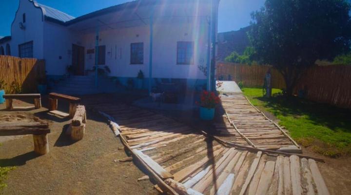 Oskopvlakte Karoo Farm House n Serengeti Bush Camp