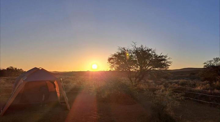 Oskopvlakte Karoo Farm House n Serengeti Bush Camp