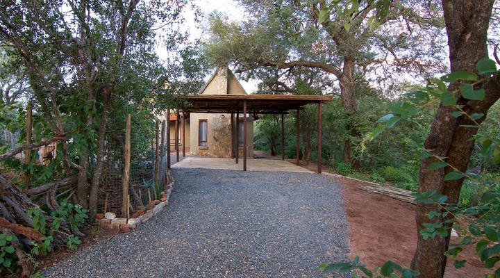 Ingwe Bush Lodge