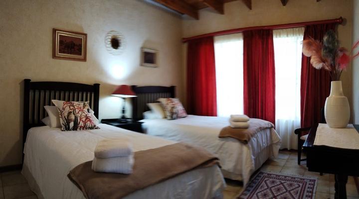 Anro Safaris- The Lodge and Cottage