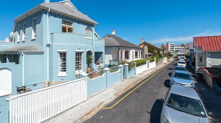 The Black Pearl, Surfers Corner, Muizenberg