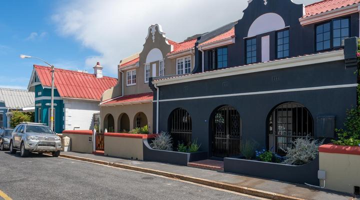 The Black Pearl, Surfers Corner, Muizenberg