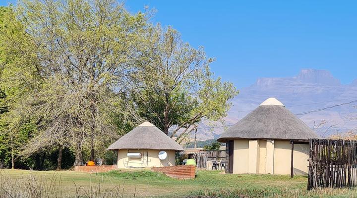 Swallowfield Rondavels