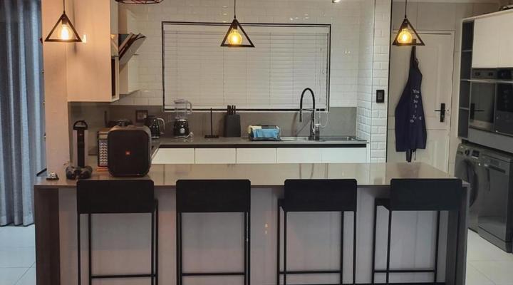 Dzuvha Boutique Villa