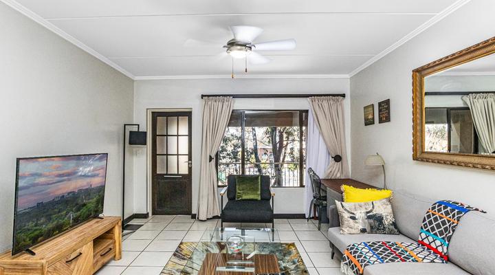 Sunninghill Spacious Executive Condo