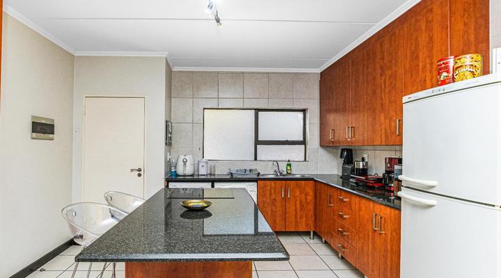 Sunninghill Spacious Executive Condo