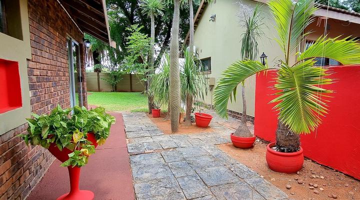 La Lucia Guest House
