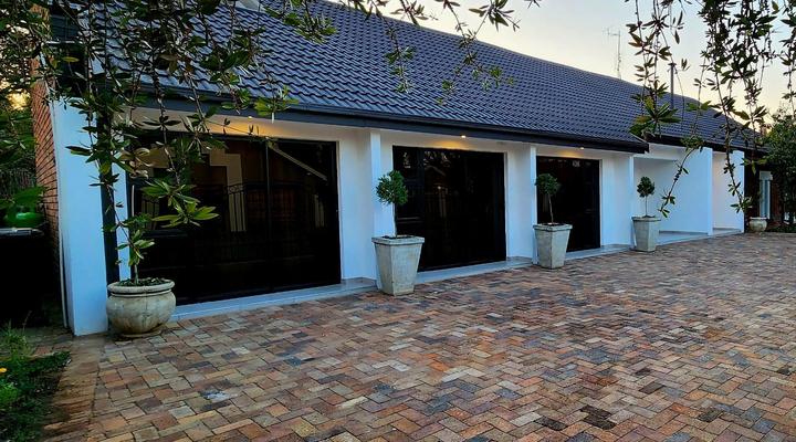 Villa-né Guesthouse