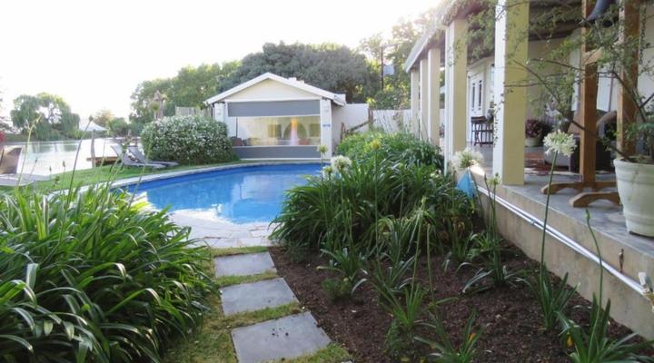 Broadlands Country House