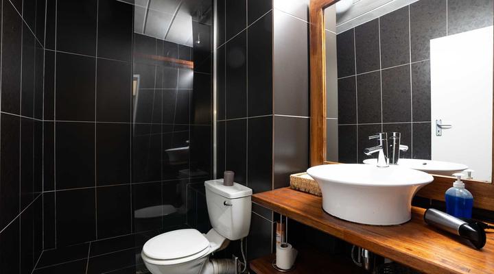 Modern 2 bedroom apartment in vibrant Melville - 99