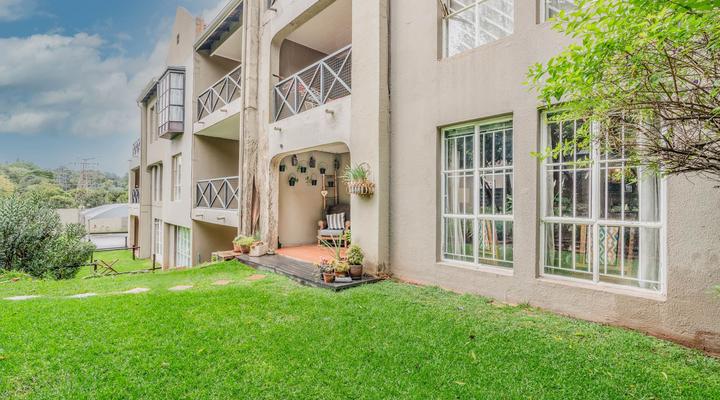Modern 2 bedroom apartment in vibrant Melville - 99