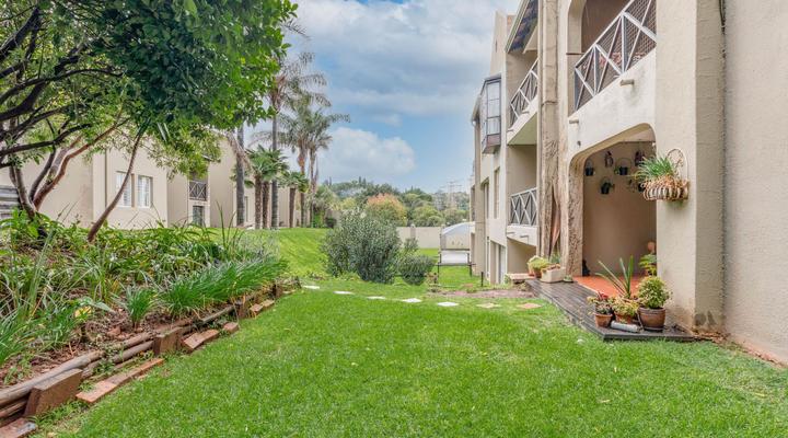 Modern 2 bedroom apartment in vibrant Melville - 99