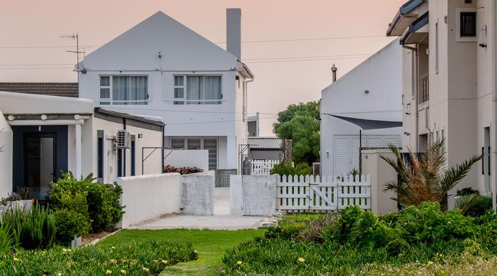 32 on George Britannia Bay