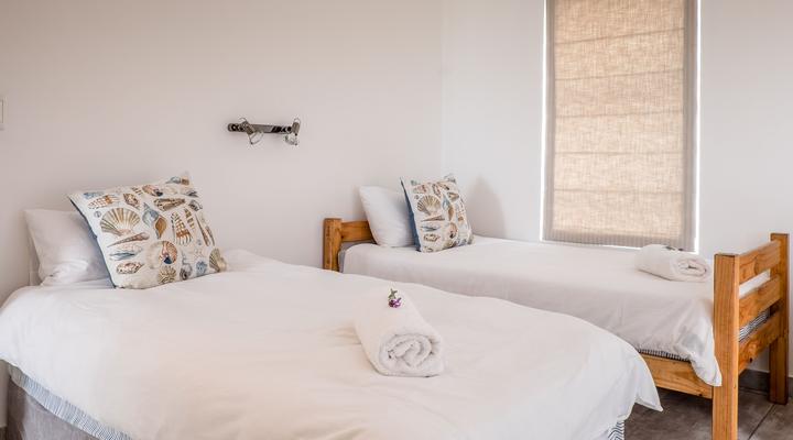 32 on George Britannia Bay