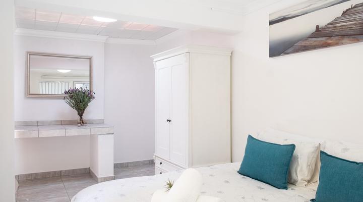 32 on George Britannia Bay