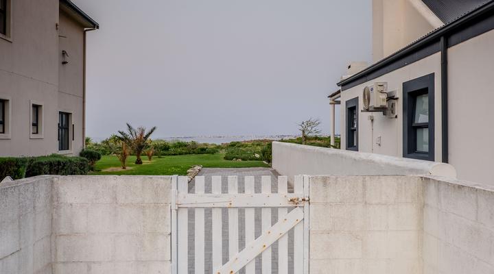 32 on George Britannia Bay