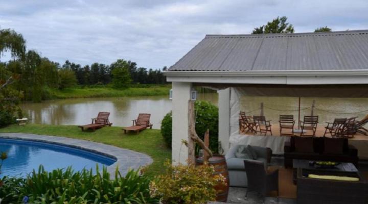 Broadlands Country House