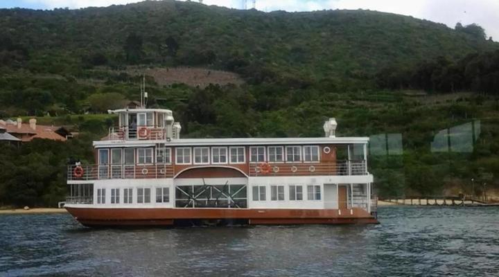 Lakeside Motel & Self-catering