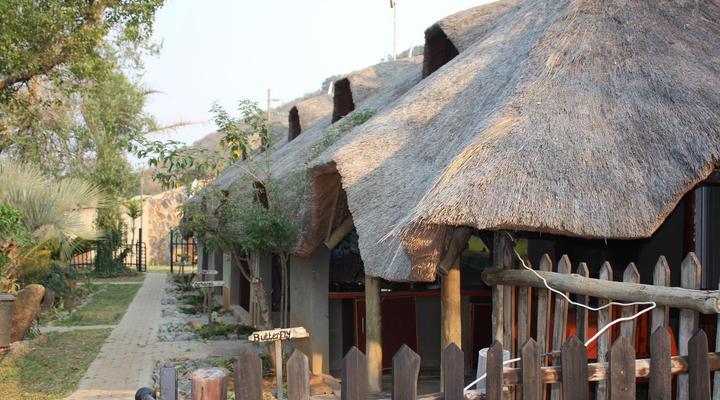 Emahlathini Farm Lodge