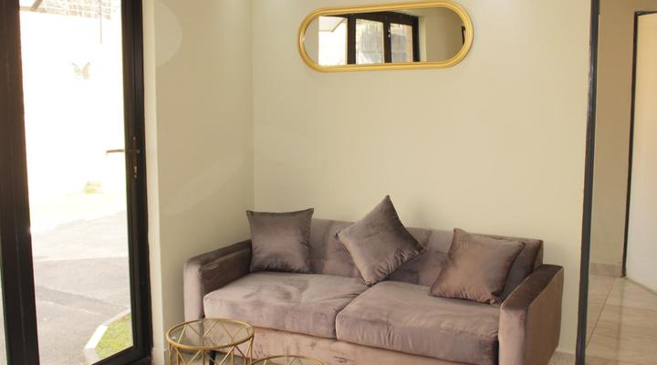 Emperor Lodge and Tours