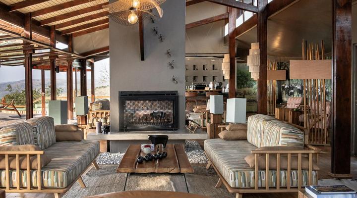 Rhino Ridge Safari Lodge