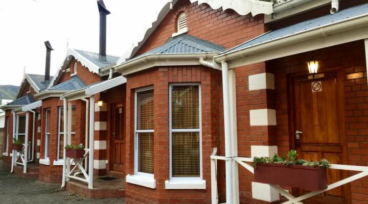 Tom's Place Guesthouse