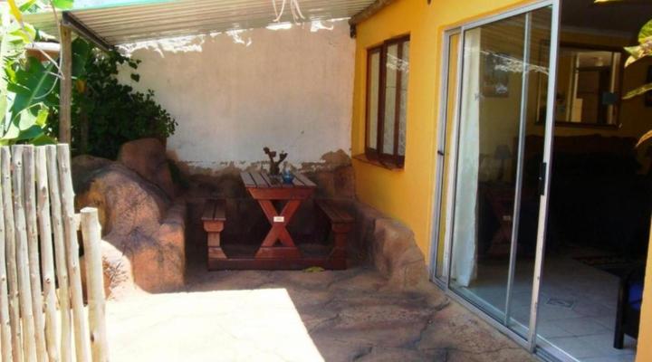 Flintstones Guest House Durban