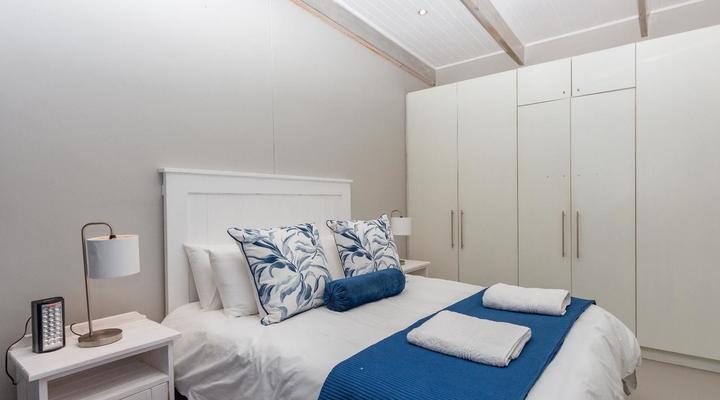 8 on Fleur Park Beach