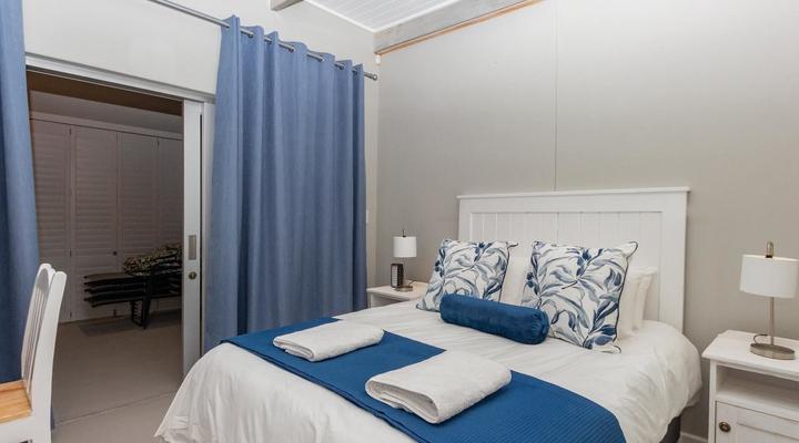 8 on Fleur Park Beach