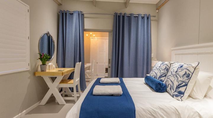 8 on Fleur Park Beach