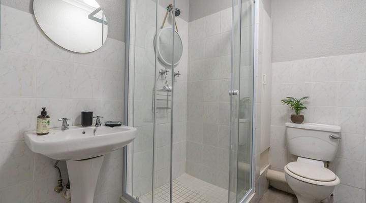 Lovely 2 bedroom unit in the heart of Melville - 127