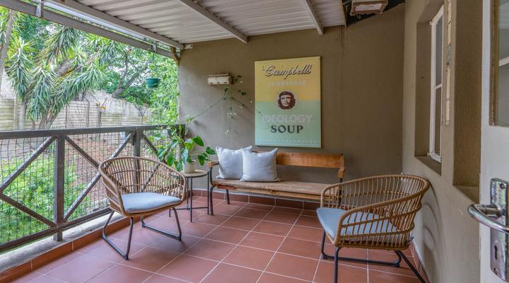 Lovely 2 bedroom unit in the heart of Melville - 127