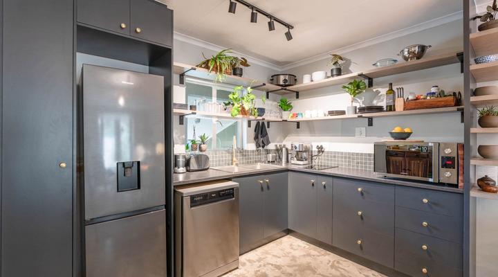 Lovely 2 bedroom unit in the heart of Melville - 127