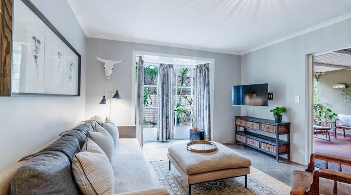 Lovely 2 bedroom unit in the heart of Melville - 127