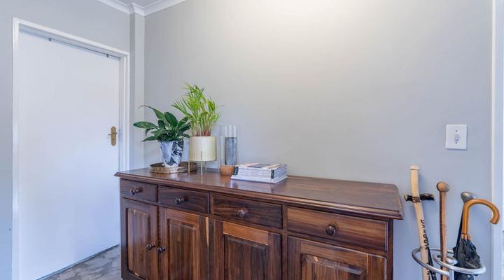 Lovely 2 bedroom unit in the heart of Melville - 127