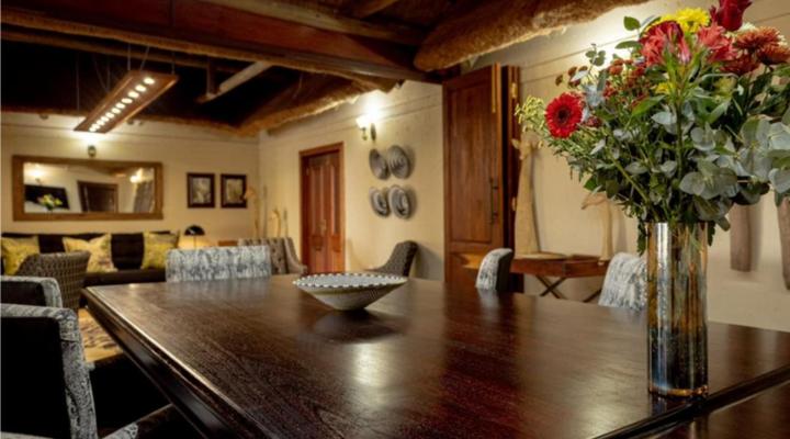 Mmakuba Private Game Lodge