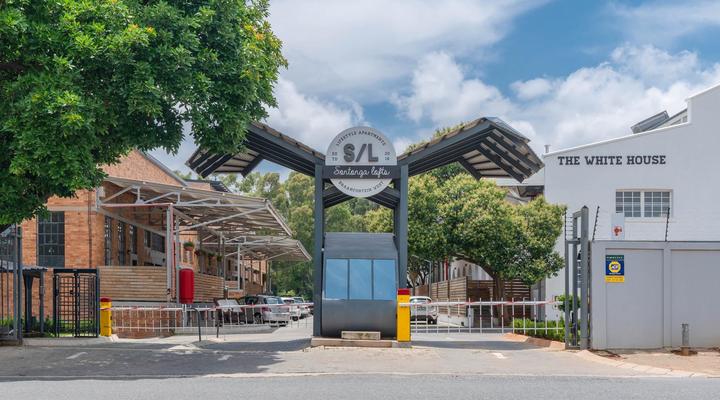 Modern 1 bedroom apartment in Braamfontein Werf - B21