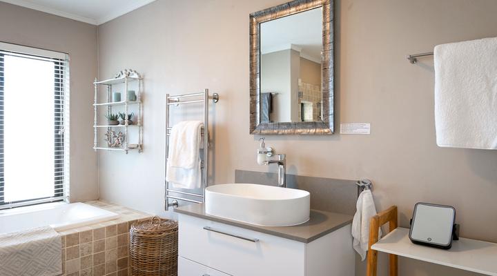 Chapman's View Villa - with solar backup power