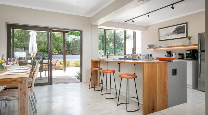 Chapman's View Villa - with solar backup power