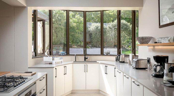 Chapman's View Villa - with solar backup power