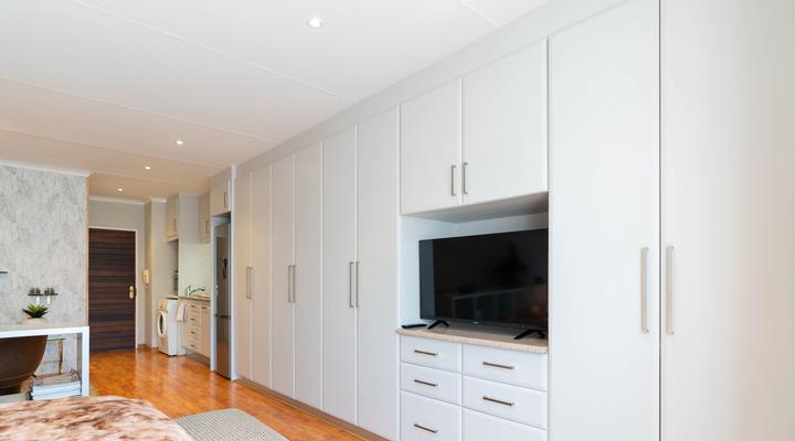 Modern apartment in culturally vibrant Melville - 22