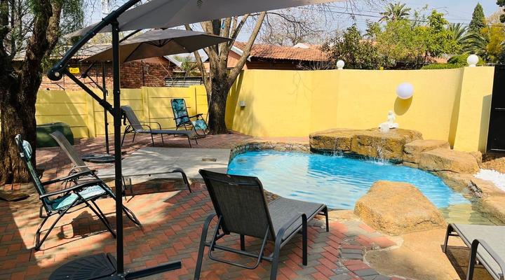 Khubonye Royal Guesthouse