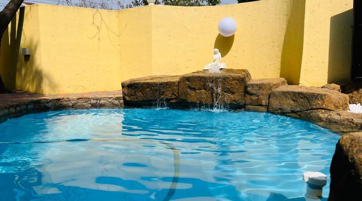 Khubonye Royal Guesthouse