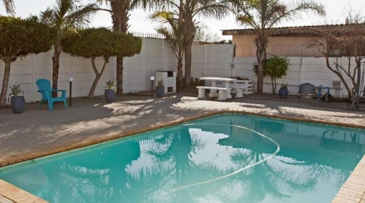 EaglesNest Bed and Breakfast Kuilsriver