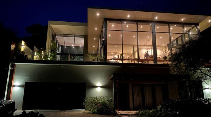 Umdloti - Designer Villa with Solar