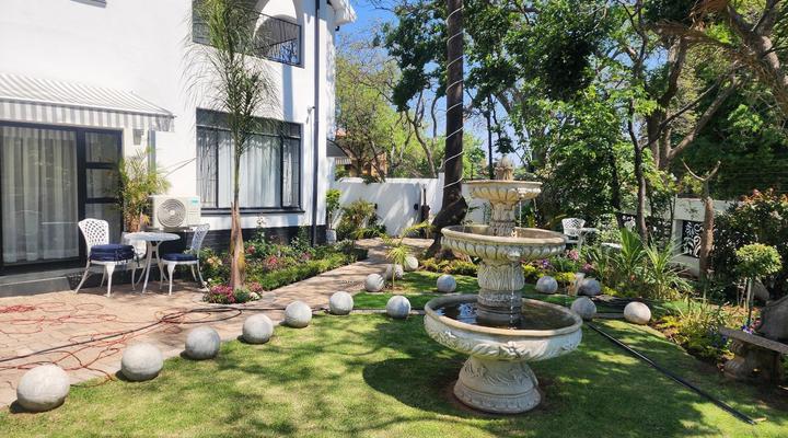 C'est La Vie Boutique Hotel