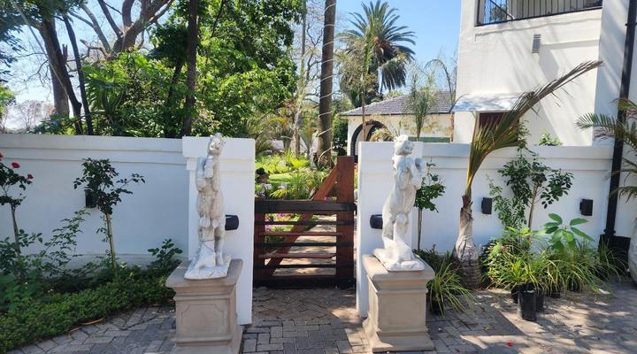 C'est La Vie Boutique Hotel